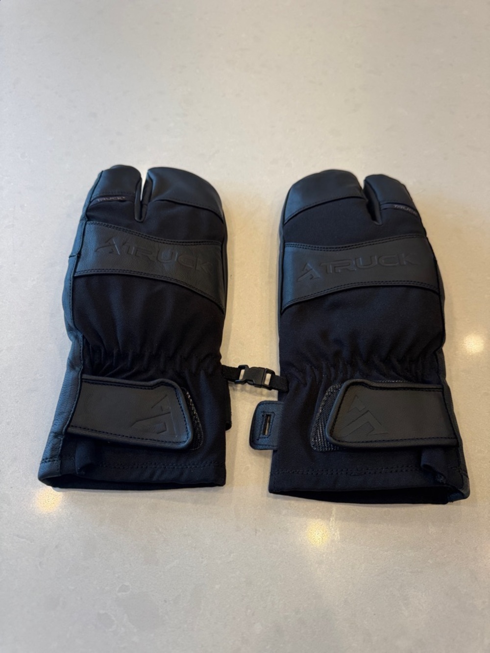 Black Men's Split-Finger Winter Gloves goat leather